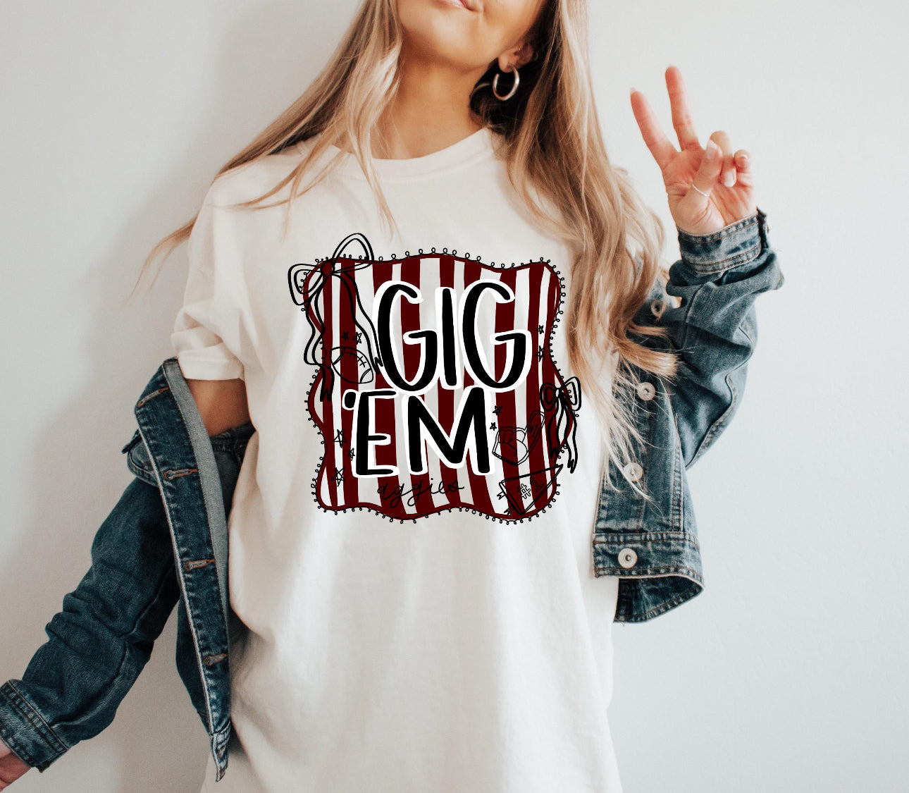 gig ‘em white tee