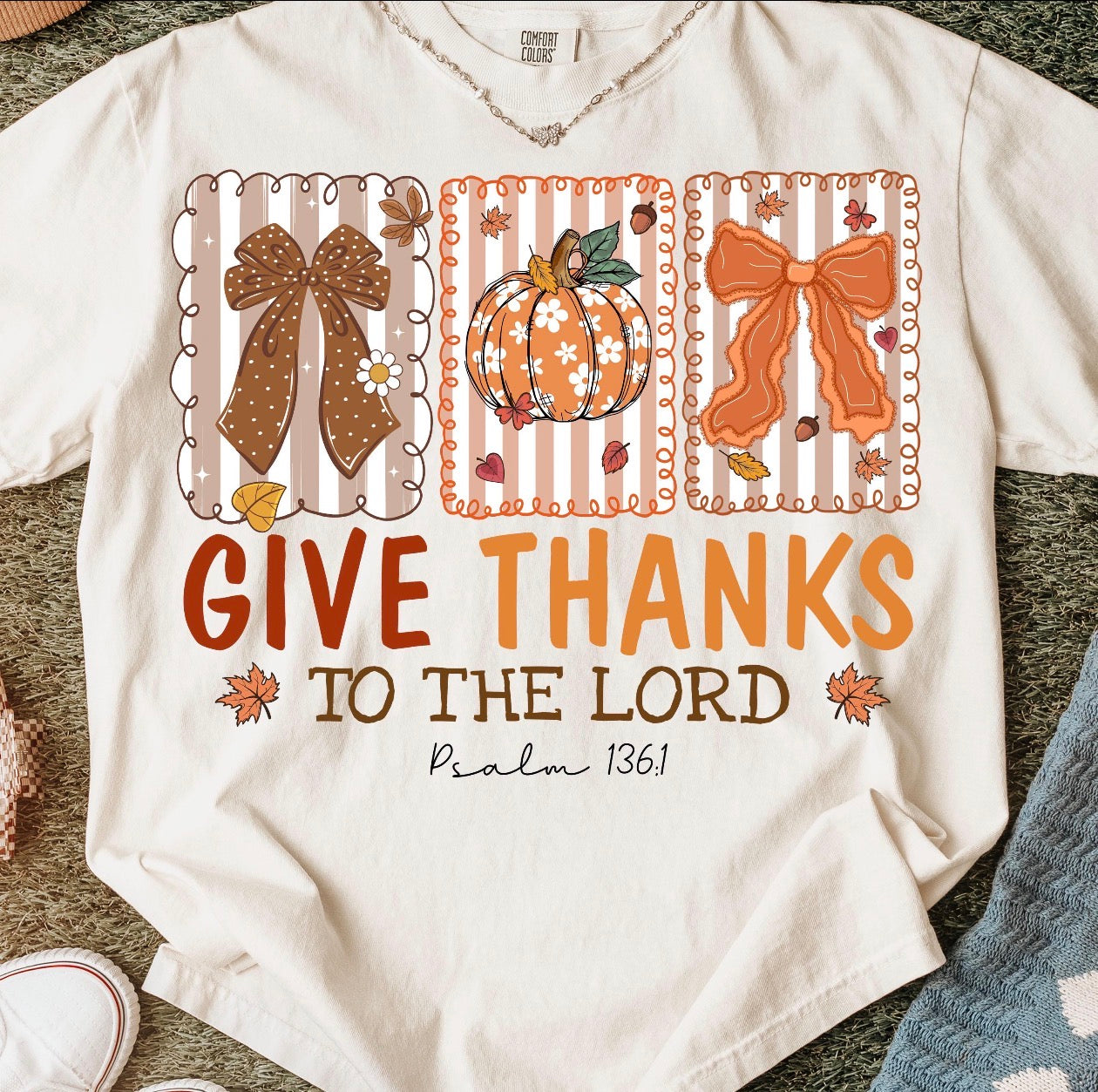 give thanks to the lord beige tee