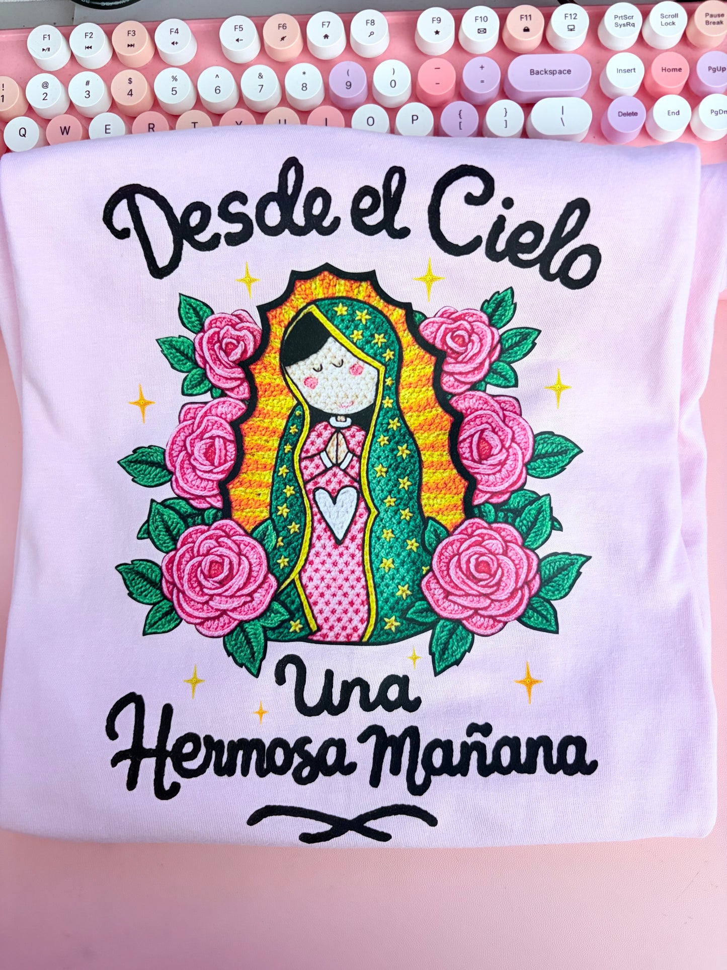 desde el cielo una hermosa mañana pink tee