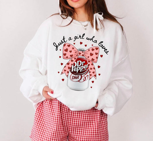just a girl who loves diet dr pepper T SHIRT