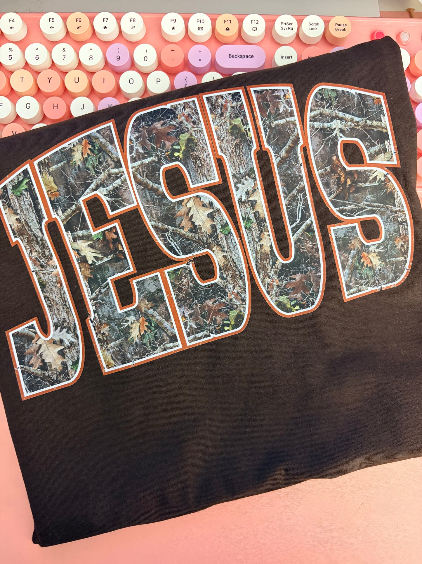 Jesus camo brown tee