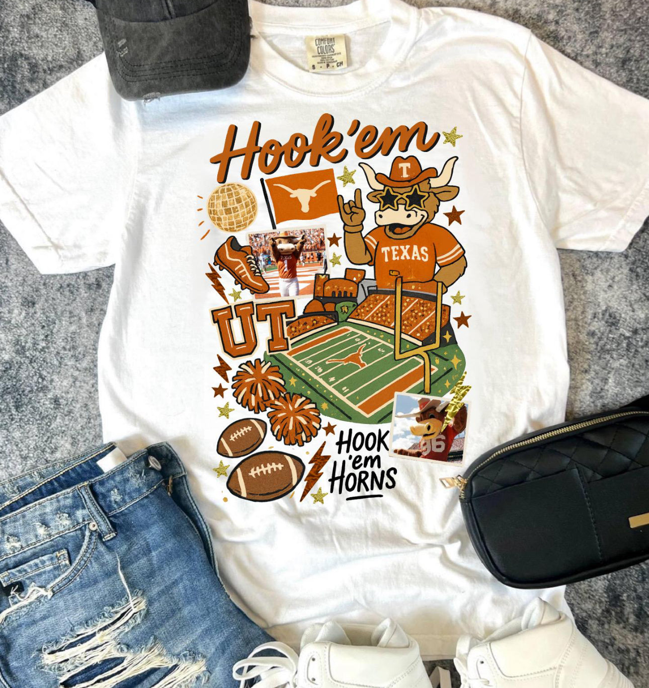 hook ‘em white tee