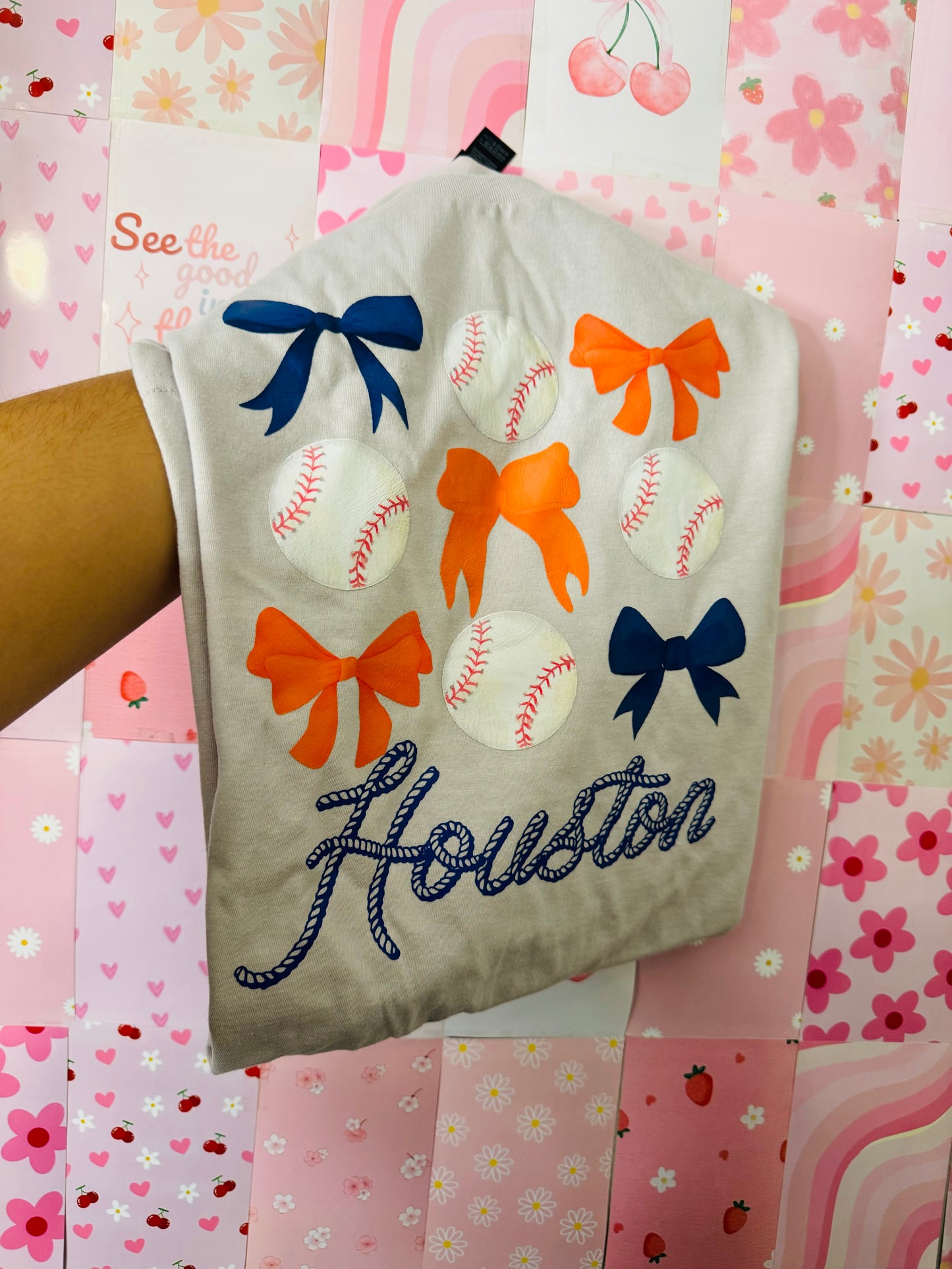Houston bows with baseball tee