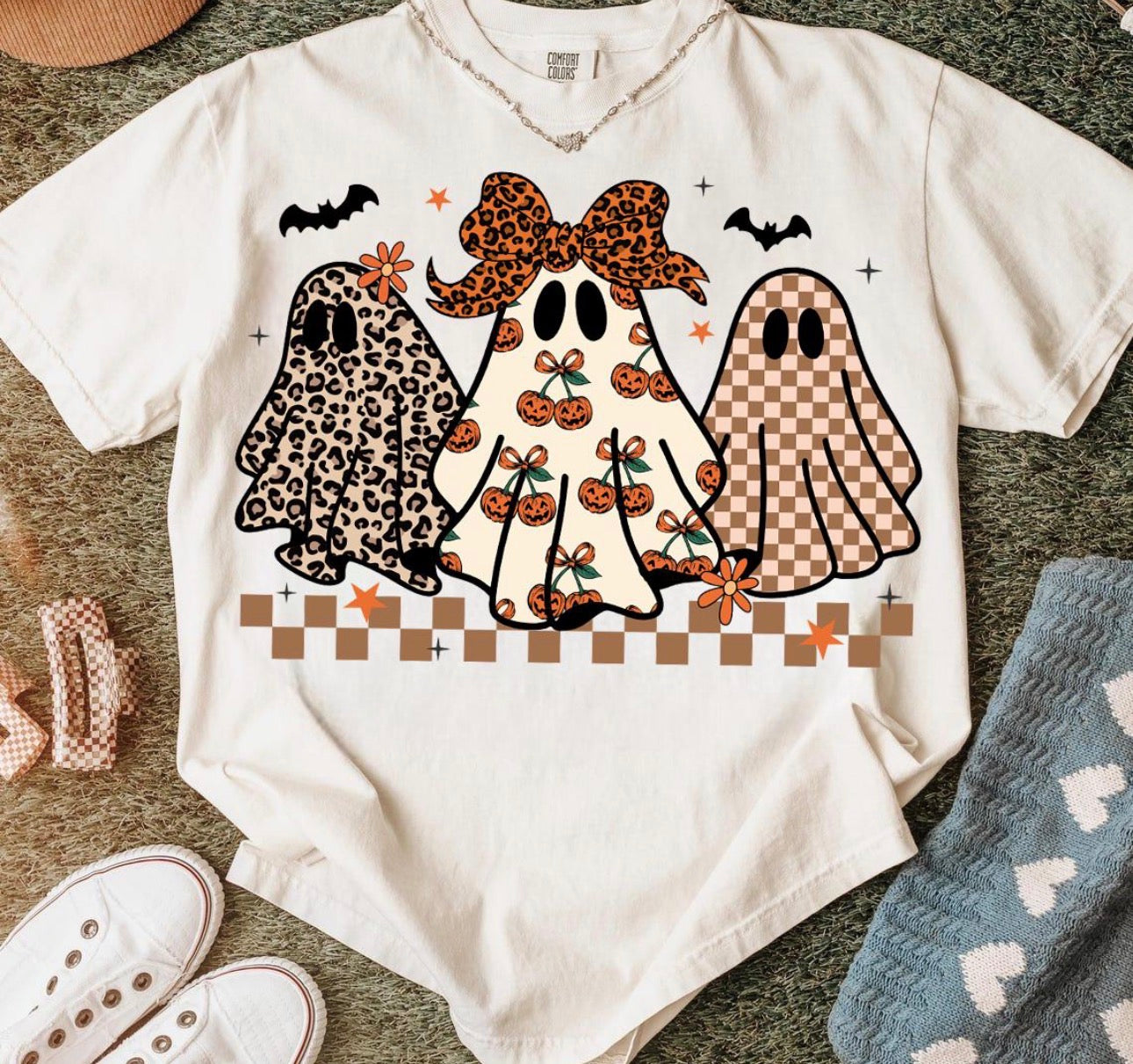 spooky ghost beige tee
